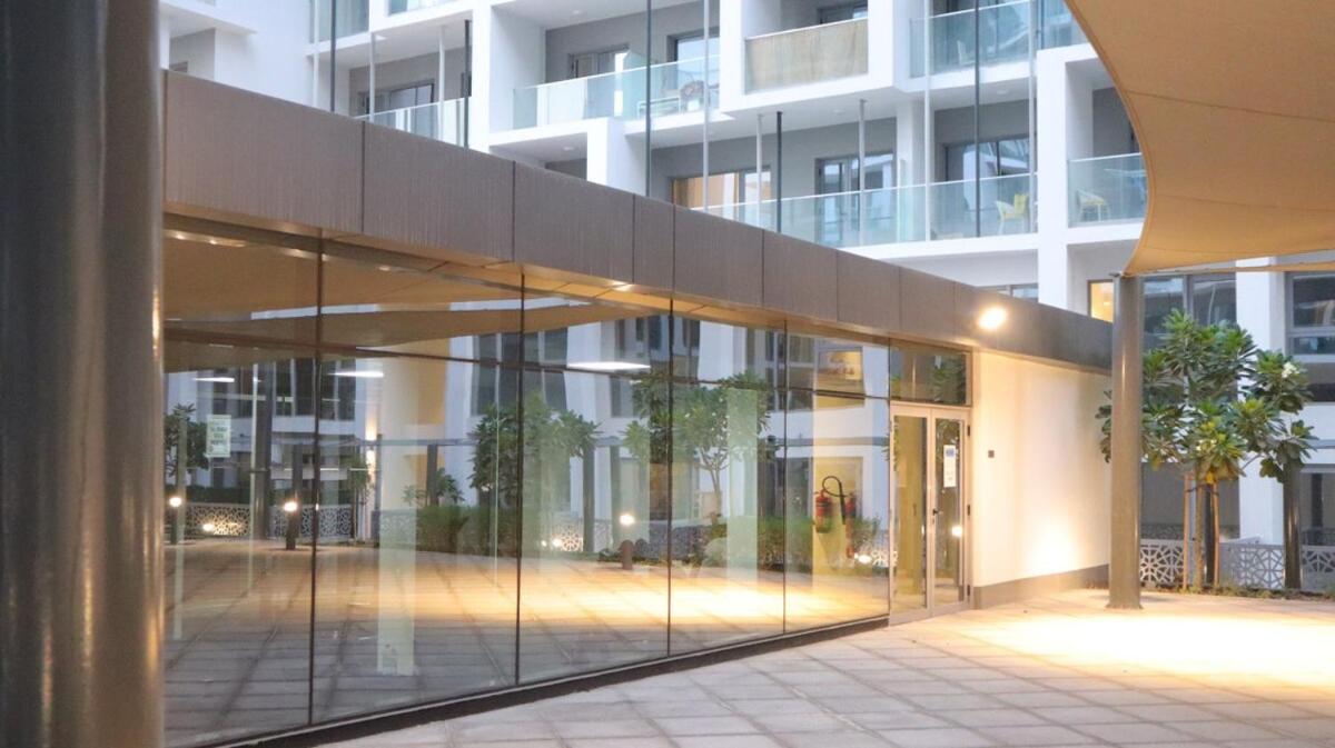Masdar 2br Cozy Calm Poolside Apartment Abu Dhabi