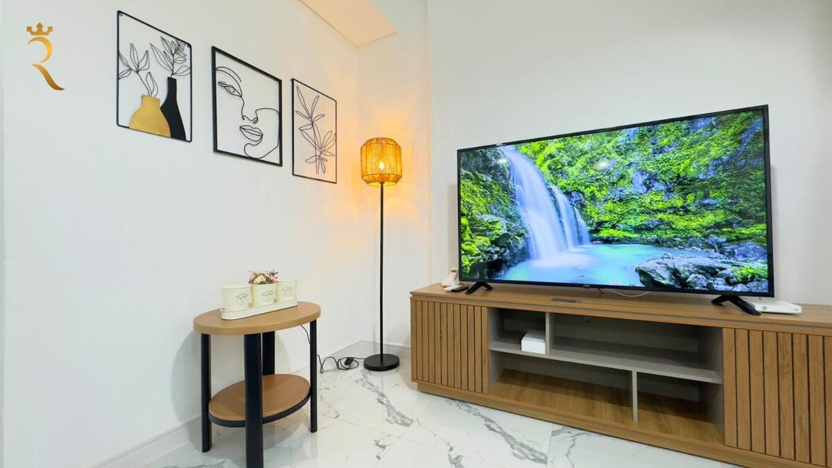 Apartment Masdar 2br Cozy Calm Poolside