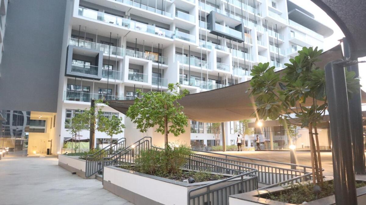 Masdar 2br Cozy Calm Poolside Abu Dhabi